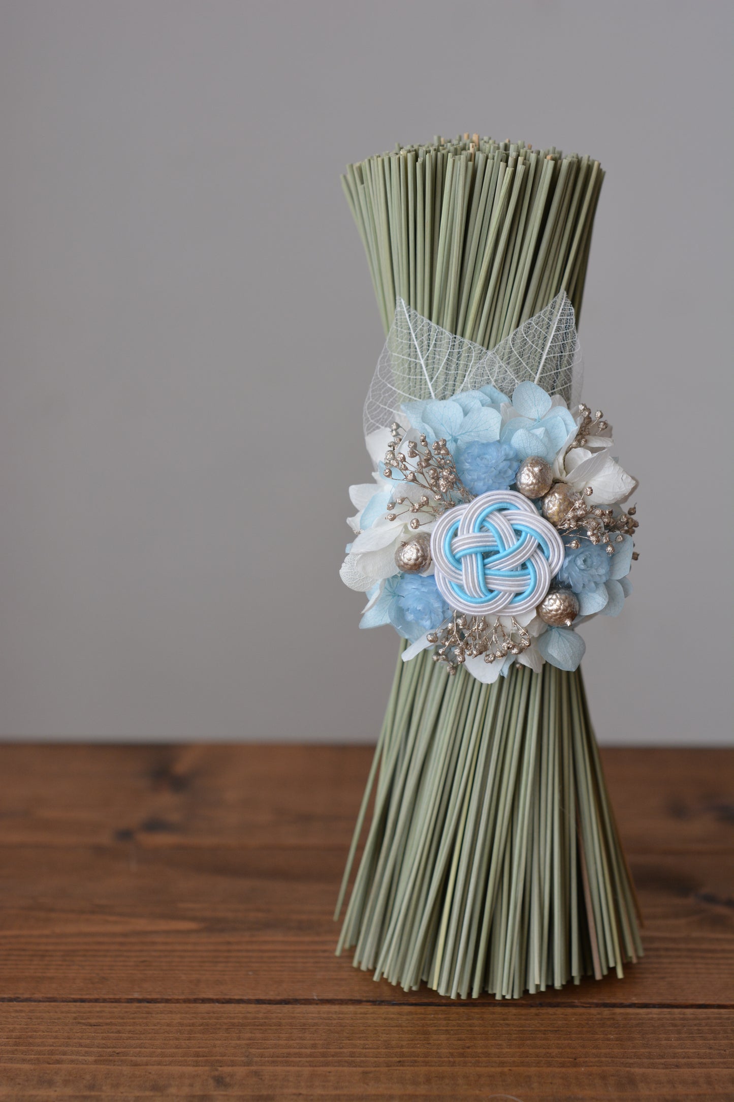 イグサの花飾り (スカイブルー）