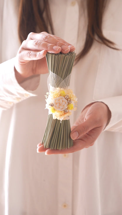 イグサの花飾り (イエロー）