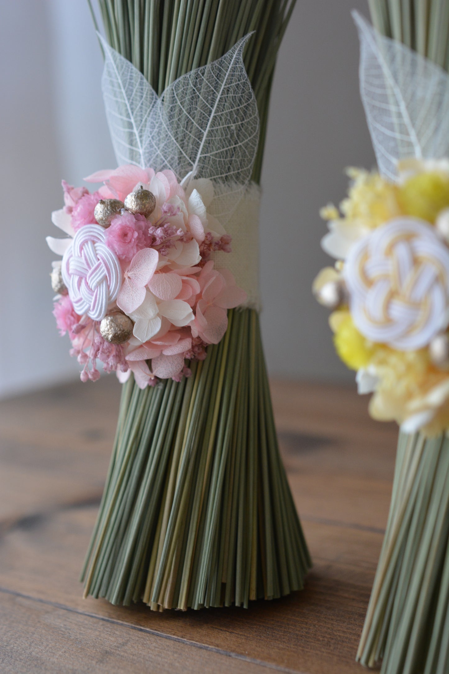 イグサの花飾り (ピンク）