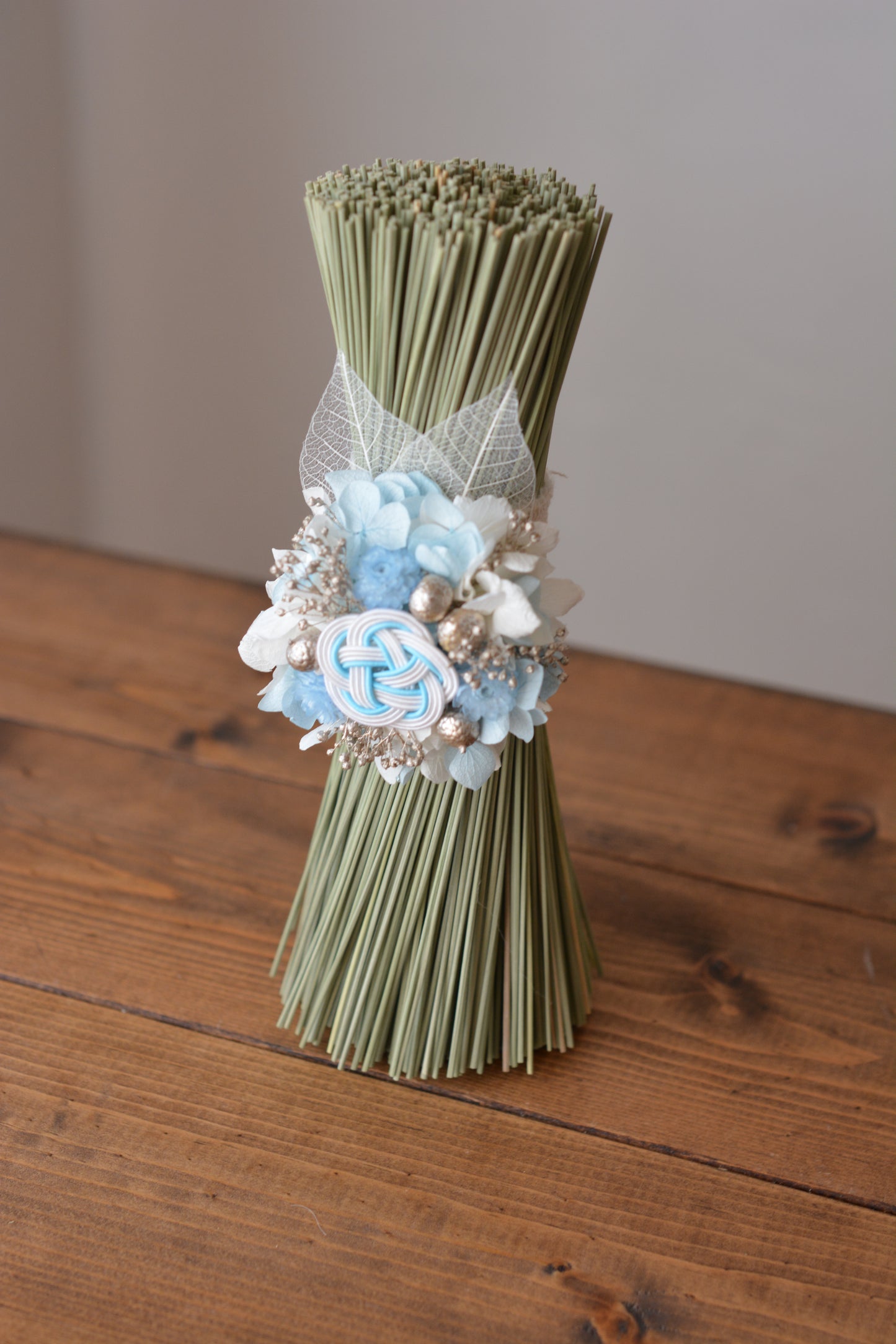 イグサの花飾り (スカイブルー）