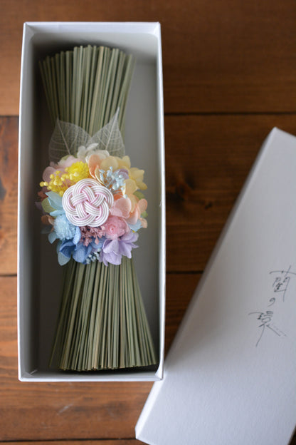 イグサの花飾り (レインボー）