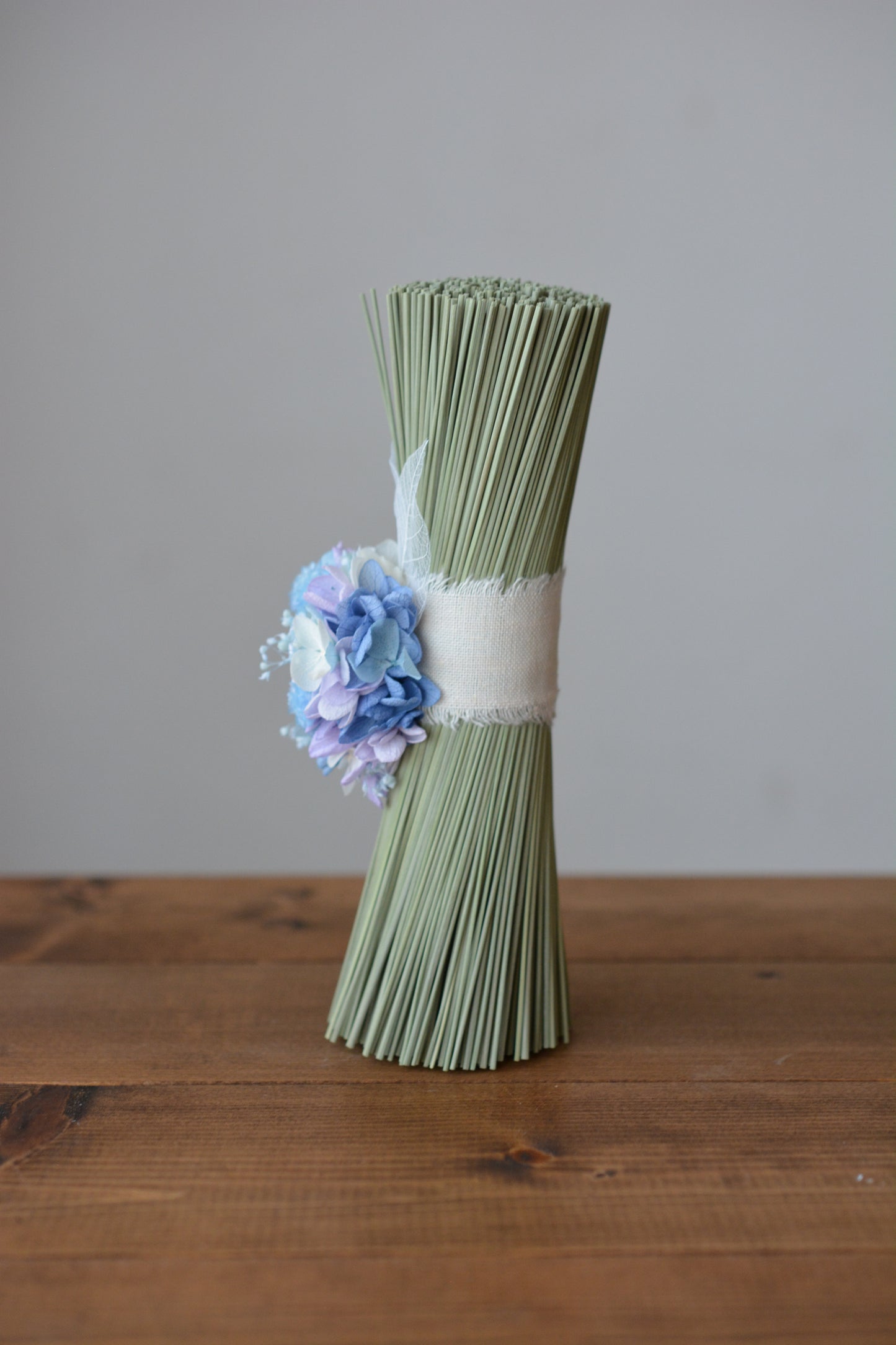 イグサの花飾り (シーブルー）