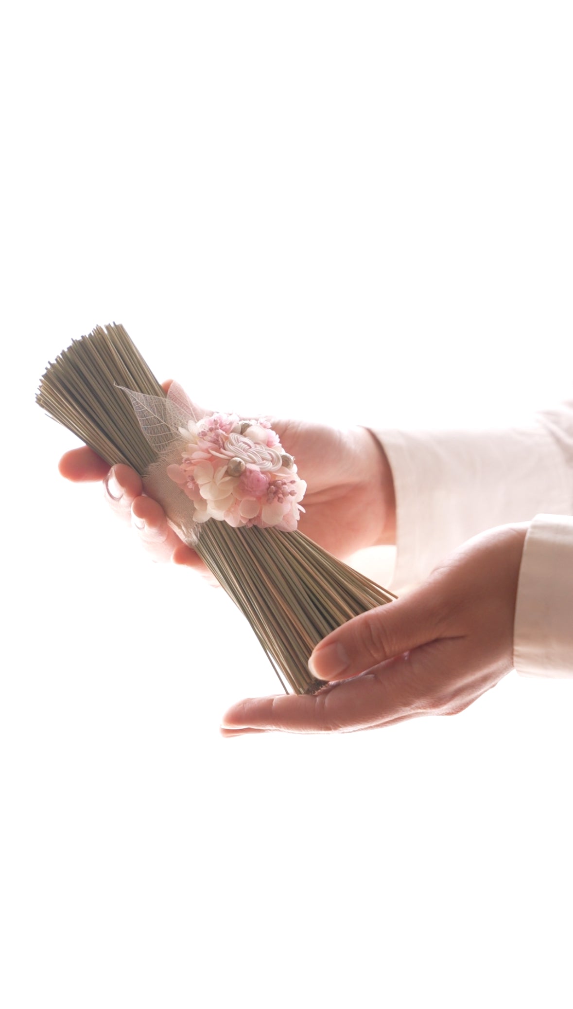 イグサの花飾り (ピンク）