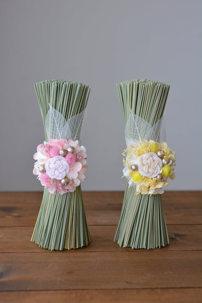 イグサの花飾り (ピンク）