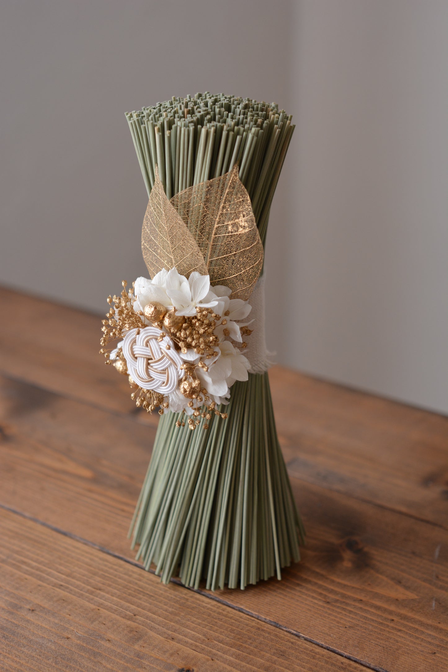イグサの花飾り (ゴールド）