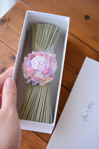 イグサの花飾り (ライラック）