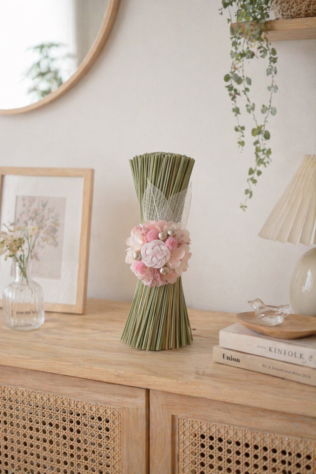 イグサの花飾り (ピンク）