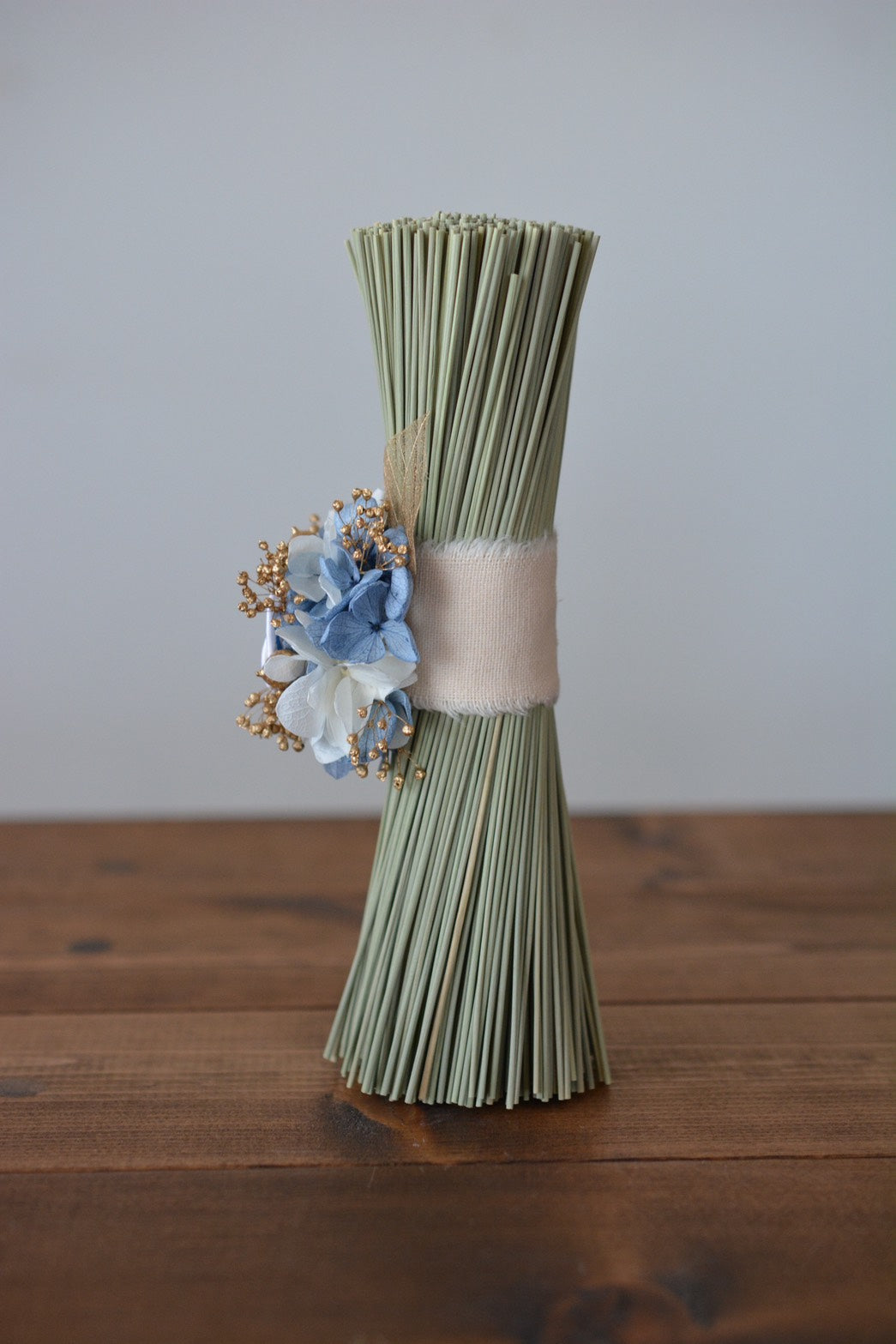 イグサの花飾り (ブルー）