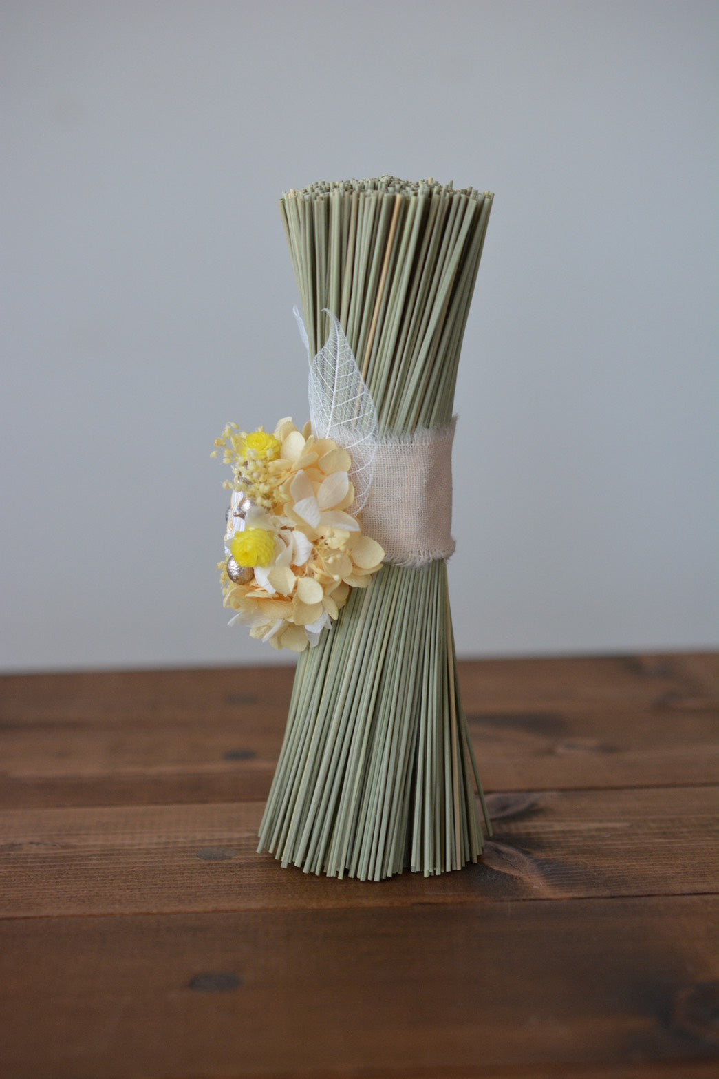 イグサの花飾り (イエロー）