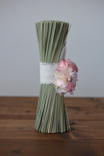 イグサの花飾り (ピンク）